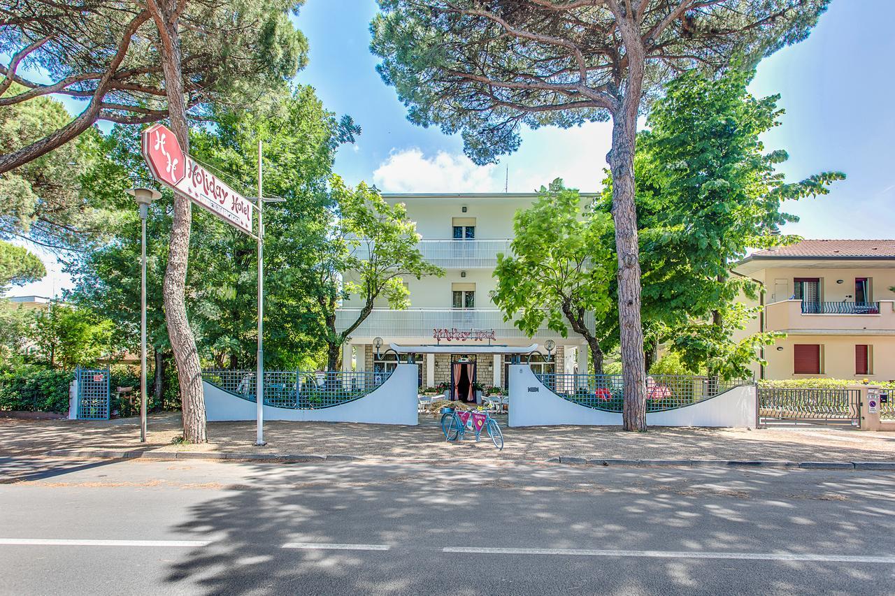 Holiday Hotel 3*